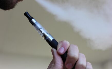 4 Best Disposable Weed Vapes for Strong Effects & Flavor