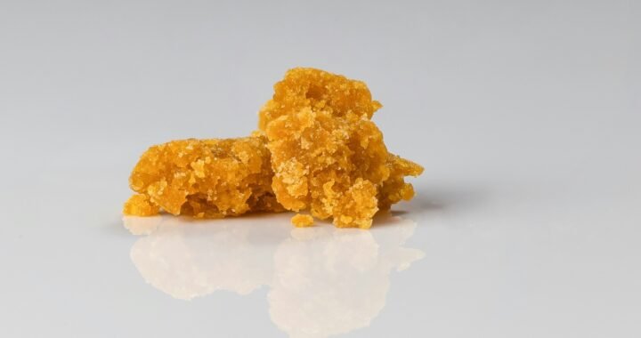 Difference Between Live Resin and Rosin: A Complete Guide