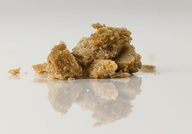 Rosin vs Resin: A Cannabis Guide from Vibe Michigan Rosin vs Resin: A Cannabis Guide from Vibe Michigan