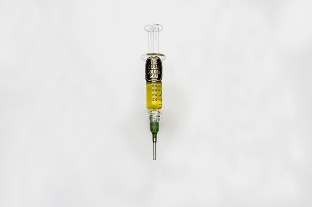 Live Resin vs Distillate Vapes: Which Should You Consider?